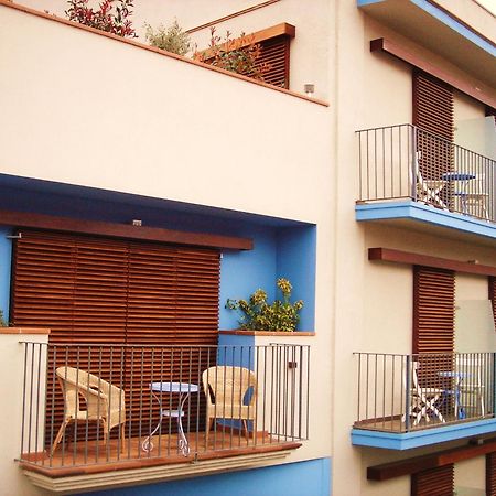 Hotel Carmen Roses Bagian luar foto