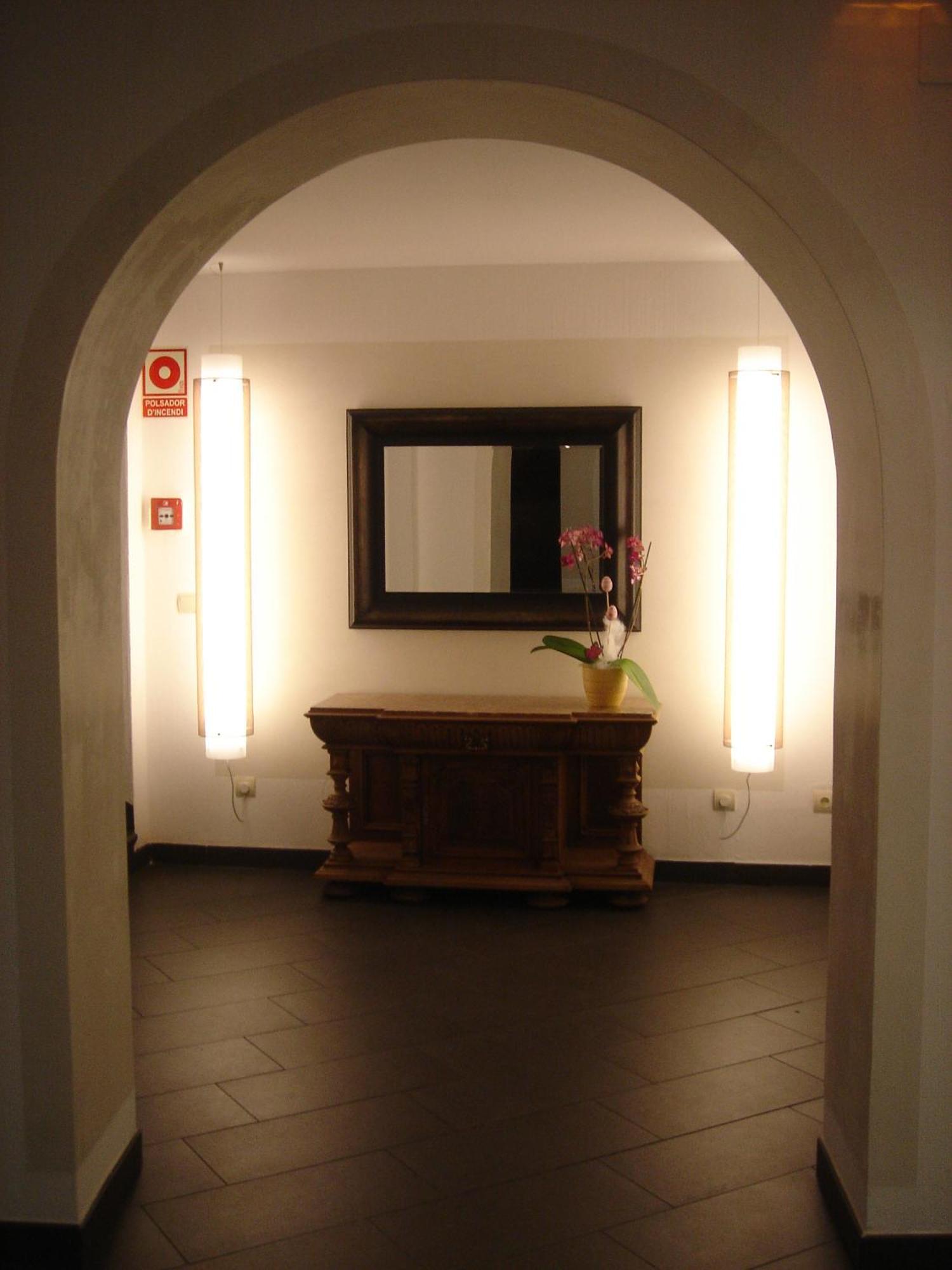 Hotel Carmen Roses Bagian luar foto
