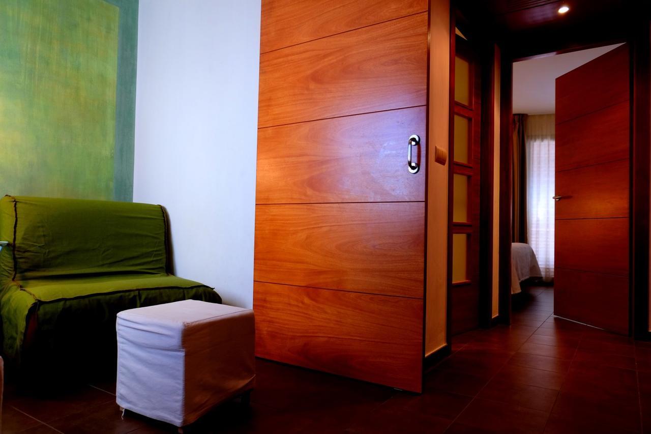 Hotel Carmen Roses Bagian luar foto
