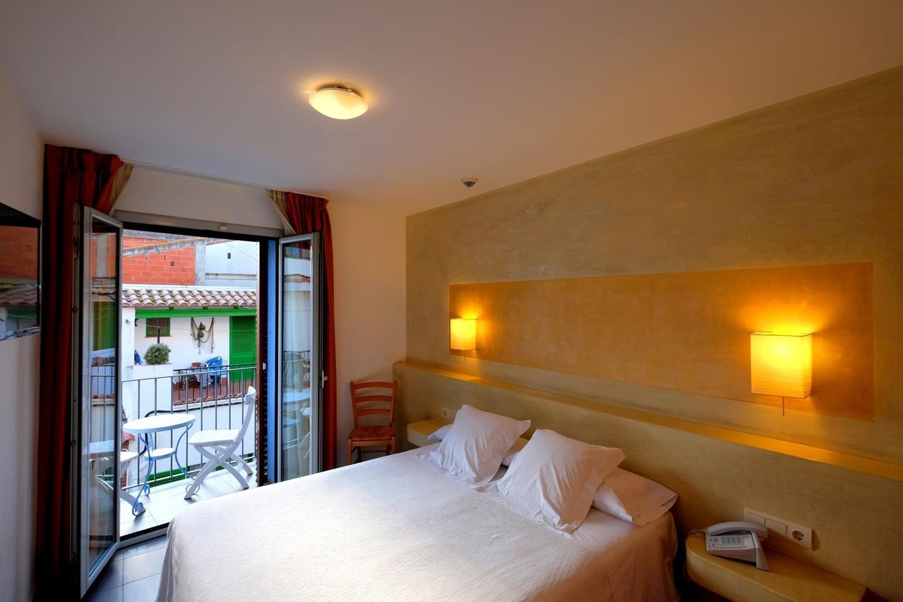 Hotel Carmen Roses Bagian luar foto