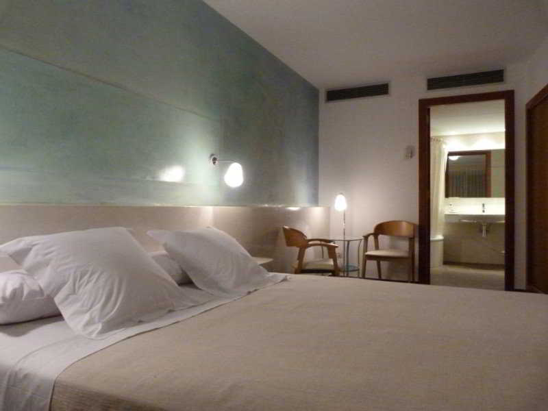 Hotel Carmen Roses Bagian luar foto